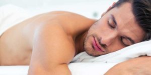 Männer, aufgepasst: Nacktschlafen kann die Fruchtbarkeit verbessern!